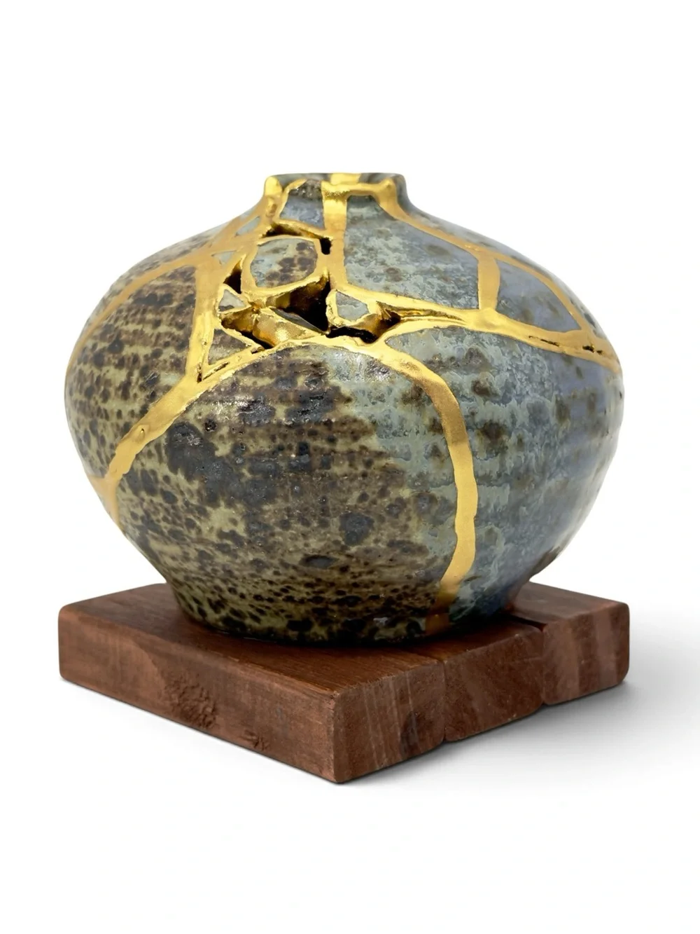 Kintsugi Vase Handmade Pottery Gold Crack Art Personal Growth Gift
